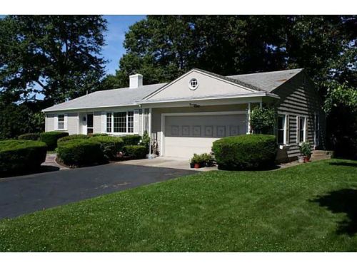 17 Musket Rd, Lincoln, RI 02865-3414