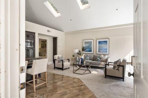 4501 Cerro Vista Dr, Anaheim CA 92807 exterior