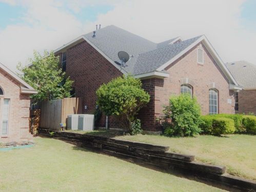 5020 Skymeadow Dr, Fort Worth TX  76135-1816 exterior
