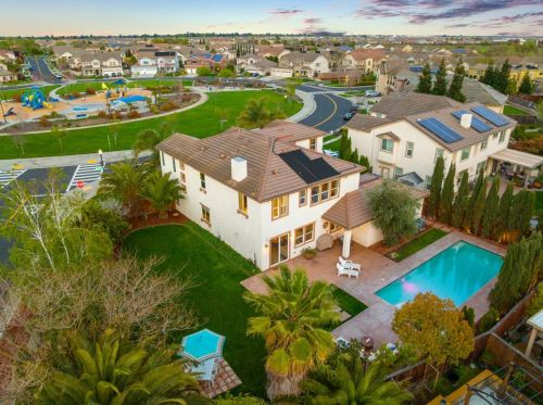 8244 Bonito Cir, Elk Grove, CA 95757-6273