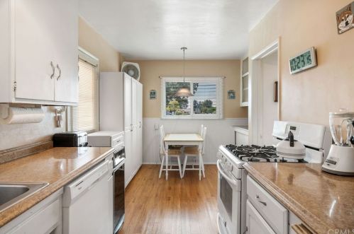 143 Mauna Loa Ave, Glendora, CA 91740-6311