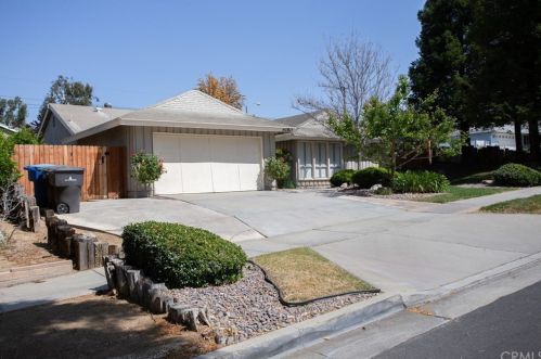 6180 Academy Ave, Riverside, CA 92506-3703