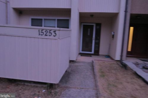 15253 Lodge Ter, Woodbridge VA  22191-3805 exterior