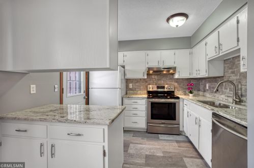 7878 Dunmore Rd, Saint Paul MN  55125-1612 exterior