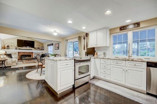 8754 Phillips Pl, Englewood CO 80112-3350 exterior