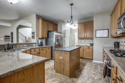 1201 Sheffield Dr, Midlothian TX  76063-7693 exterior
