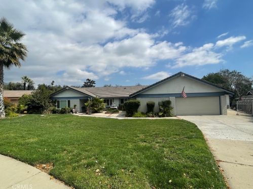 2070 Rita Ct, Upland, CA 91784-1432