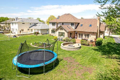 11617 Briarwood Ln, Willowbrook IL  60527-5173 exterior