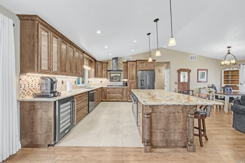 350 Limerick Way, Vacaville, CA 95688-9262