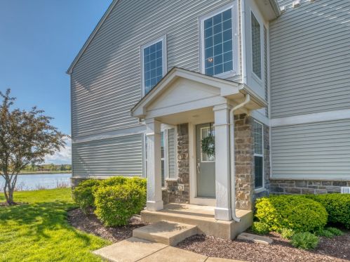 621 Hawley Dr, Oswego, IL 60543-4067
