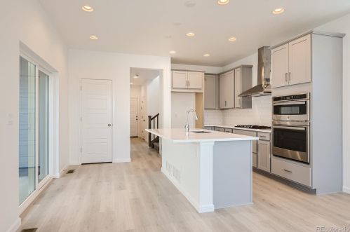 3469 Duquesne Way, Aurora CO 80016-1317 exterior