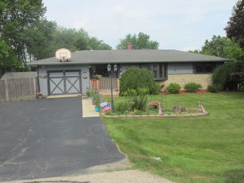 37116 Adelphi Ave, Waukegan, IL 60087-3321