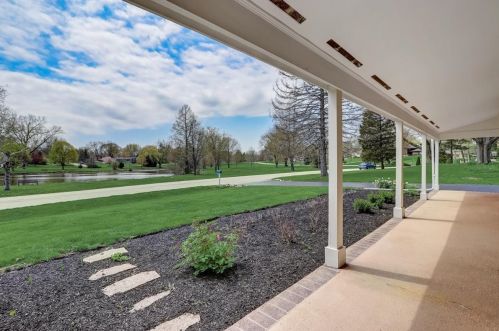 662 Bayer Dr, Palatine, IL 60067-2002