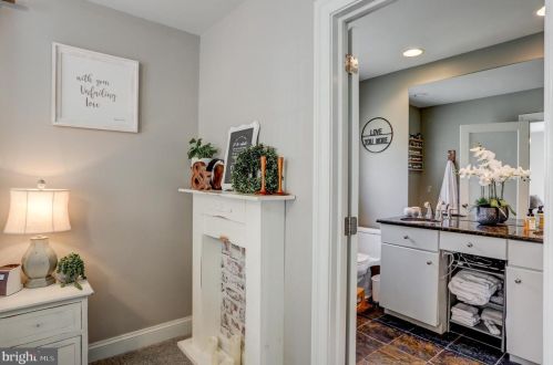 1220 Country Club Dr, Lancaster PA  17601-5208 exterior