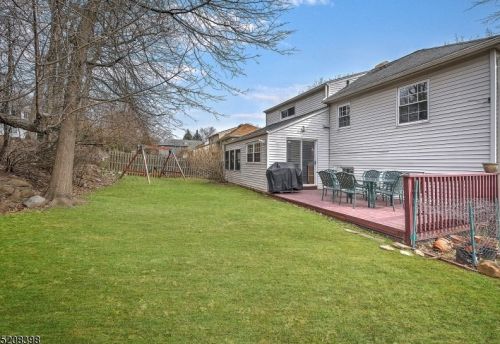 21 Dale Dr, Town Center, NJ 07052-2005
