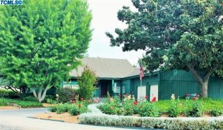141 Oak View Dr, Visalia, CA 93277-7519