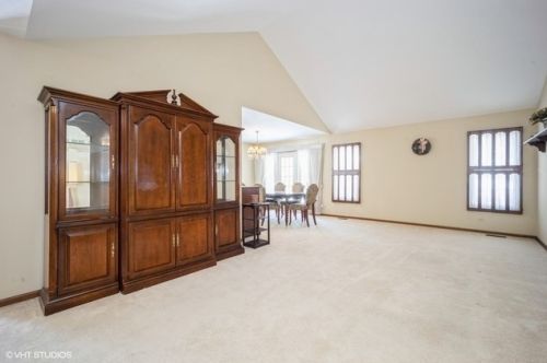 224 Rob Roy Ln, Wheeling, IL 60070-2823