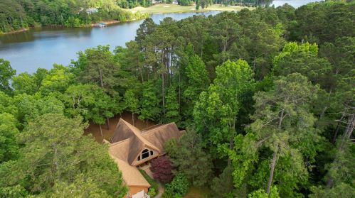 122 Bereau Dr, Mc Cormick, SC 29835-2408