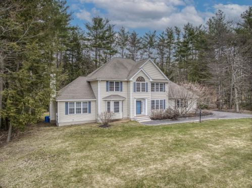 1 Mosswood Cir, Amherst, NH 03031-1944