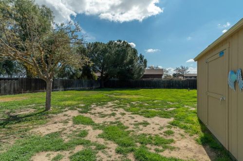 1645 Canal Farm Ln, Los Banos CA 93635-4405 exterior