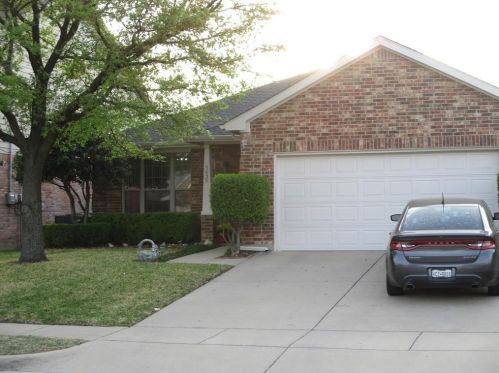 5829 Arena Cir, Fort Worth TX  76179-2369 exterior