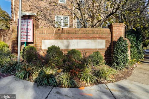 3001 Federal Hill Dr, Falls Church, VA 22044-2940