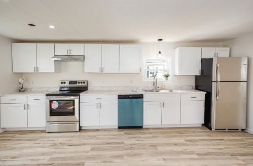 32 Emperor Dr, Concord, NH 03303-4123
