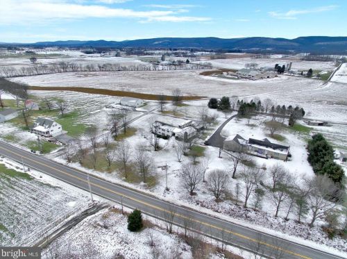 2332 Walnut Bottom Rd, Carlisle PA  17013-3740 exterior