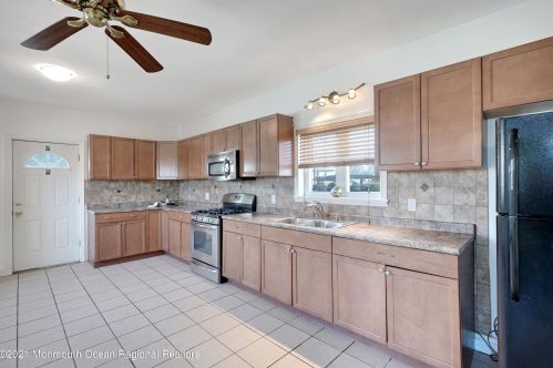 1415 Asbury Ave, Tinton Falls NJ 07712-5701 exterior