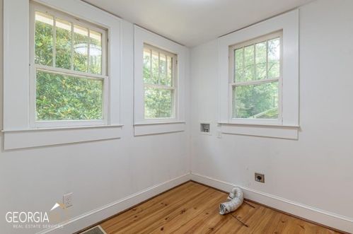 3314 Harris Dr, Atlanta GA  30337-1005 exterior
