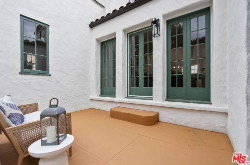 873 Cumberland Rd, Glendale CA  91202-1049 exterior