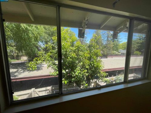 1545 Parkwood Pl, Concord CA  94521-2203 exterior