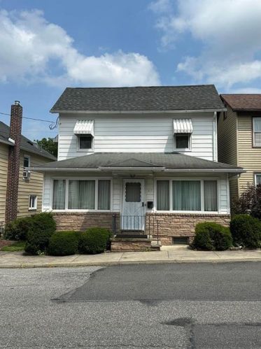 611 Mckinley St, Bangor, PA 18013-1338