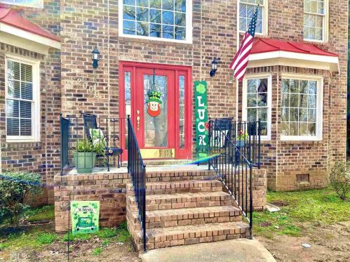2000 Holcomb Ct, Bogart, GA 30622-2389