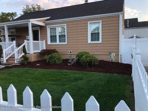 403 Manapaqua Ave, Lakehurst, NJ 08733-2513