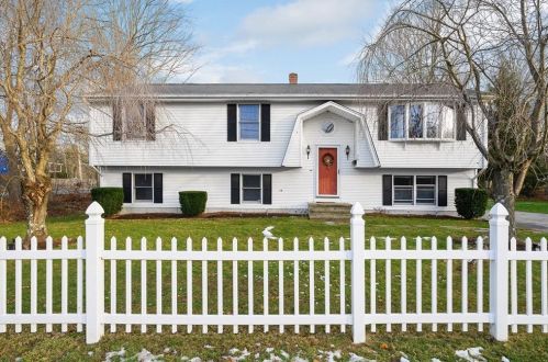 16 Foster St, Burrillville, RI 02830-1128