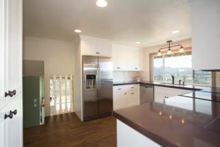 108 Howell Heights Dr, Escondido, CA 92025-3813