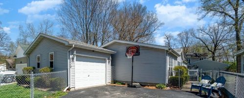 5310 5th Ave, Valpo, IN 46383-1103