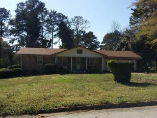 2721 Neptune Pl, Decatur, GA 30034-1816