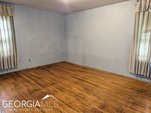 352 Harris Manor Dr, Atlanta GA  30311-2117 exterior