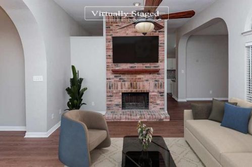 209 Armstrong Dr, Cedar Hill, TX 75104-2348