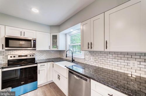 5506 Tallow St, Fredericksburg, VA 22407-1230