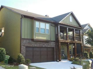 2055 Village Crest Dr, Atlanta GA  30318-1066 exterior