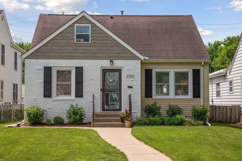 2106 Highland Pkwy, Saint Paul MN  55116-1311 exterior