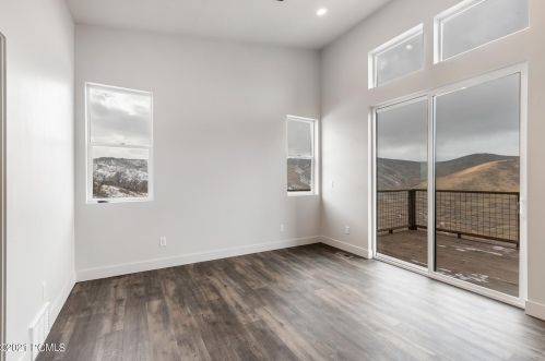 182 Valley View Ave, Hoytsville UT 84017-5533 exterior