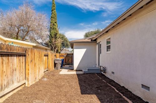 3692 Artesian St, Riverside CA  92503-4125 exterior