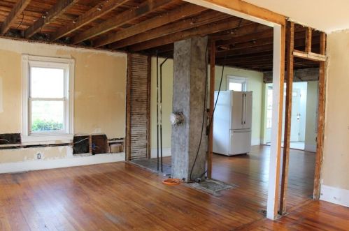 158 Hilton St, Tiverton, RI 02878-1116