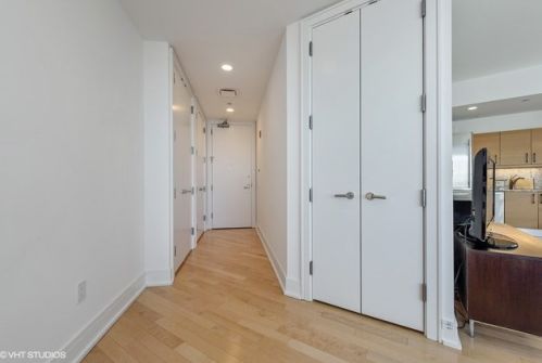 401 Wabash Ave, Chicago, IL 60605-1208
