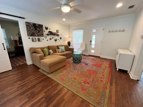 8718 Daytonia Ave, Dallas TX  75218-4108 exterior