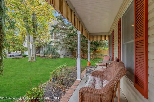 32 Cedar St, Tinton Falls, NJ 07701-1301